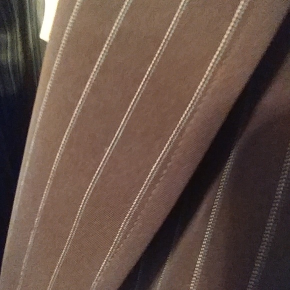 Jones New York Brown pinstripe blazer size 10 - Picture 6 of 6